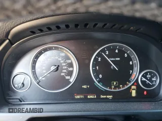 2015 BMW X5 xDrive35i z VIN 5UXKR0C50F0K62596, wystawiony jako Copart lot #45988185 z przebiegiem 128 771 mil mil oraz Szkoda całkowita • Salvage title. Historia ofert i sprzedaży dostępna na DreamBid. Obrazek 9.