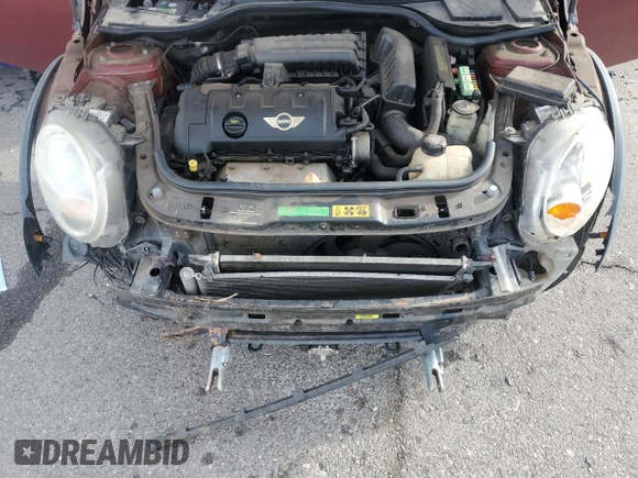 2008 MINI Hardtop with VIN WMWMF33548TU65011, listed as a Copart auction lot 82175524 with 197,702 mi miles and Salvage title. Bid and sale history available at DreamBid. Image 12.