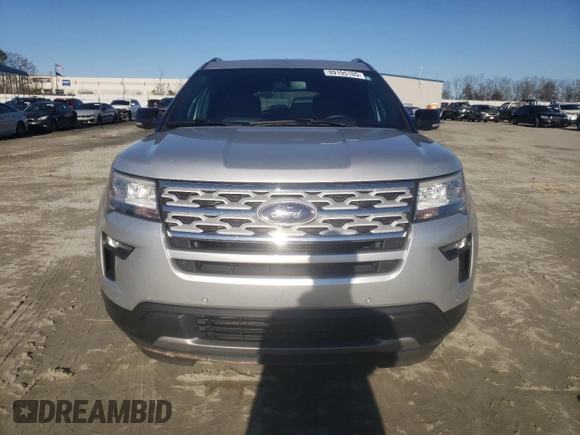2018 Ford Explorer XLT z VIN 1FM5K7D88JGC25425, wystawiony jako Copart lot #89195105 z przebiegiem 99 890 mil mil oraz Szkoda całkowita • Salvage title. Historia ofert i sprzedaży dostępna na DreamBid. Obrazek 5.