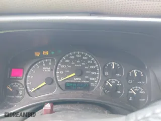 2000 Chevrolet Silverado 2500 LS with VIN 1GCGK29U0YE421788, listed as a IAAI auction lot 41740928 with 192,447 mi miles. Bid and sale history available at carsss.com. Image 7.