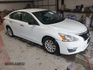 2015 Nissan Altima 2.5 SV with VIN 1N4AL3AP1FC442016, listed as a IAAI auction lot 42027160 with 167,397 mi miles. Bid and sale history available at carsss.com. Image 1.