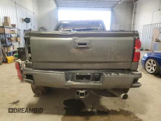 2018 GMC Sierra 2500HD Denali z VIN 1GT12UEY9JF121158, wystawiony jako Copart lot #87449504 z przebiegiem 170 506 mil mil oraz Szkoda całkowita • Salvage title. Historia ofert i sprzedaży dostępna na DreamBid. Obrazek 6.