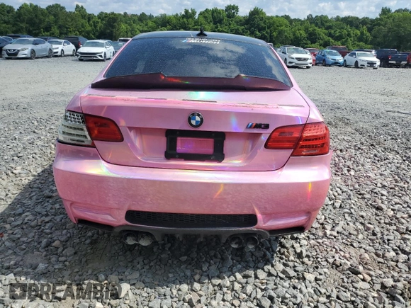 2013 BMW M3 z VIN WBSKG9C57DJ593767, wystawiony jako Copart lot #54728954 z przebiegiem 100 526 mil mil oraz Szkoda całkowita • Salvage title. Historia ofert i sprzedaży dostępna na DreamBid. Obrazek 6.