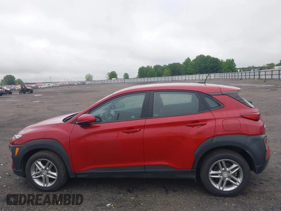 2021 Hyundai Kona SE z VIN KM8K1CAA4MU633934, wystawiony jako IAAI lot #42157313 z przebiegiem 87 714 mil mil oraz . Historia ofert i sprzedaży dostępna na DreamBid. Obrazek 19.