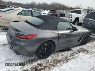 2021 BMW Z4 sDriveM40i z VIN WBAHF9C08MWX37657, wystawiony jako Copart lot #44117355 z przebiegiem Nie podano mil oraz Szkody całkowita. Historia ofert i sprzedaży dostępna na DreamBid. Obrazek 3.