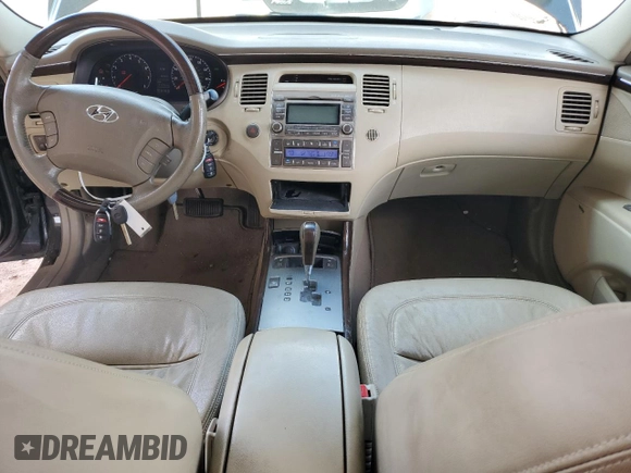 2009 Hyundai Azera Limited с VIN KMHFC46F49A388051, выставлен на аукционе Copart как лот 56252425 с пробегом 177 171 миль миль и Списание • Salvage title. История ставок и продаж доступна на DreamBid. Изображение 8.
