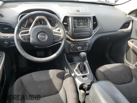 2017 Jeep Cherokee Latitude z VIN 1C4PJLCB6HW628924, wystawiony jako Copart lot #55154895 z przebiegiem 70 645 mil mil oraz Szkoda całkowita • Salvage title. Historia ofert i sprzedaży dostępna na DreamBid. Obrazek 8.