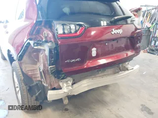 2019 Jeep Cherokee Latitude z VIN 1C4PJMCB7KD127453, wystawiony jako IAAI lot #42100924 z przebiegiem 97 414 mil mil oraz . Historia ofert i sprzedaży dostępna na DreamBid. Obrazek 6.