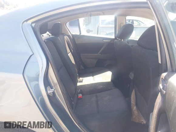 2013 Mazda 3 i Sport z VIN JM1BL1UP8D1736651, wystawiony jako IAAI lot #42263871 z przebiegiem 187 874 mil mil oraz . Historia ofert i sprzedaży dostępna na DreamBid. Obrazek 8.