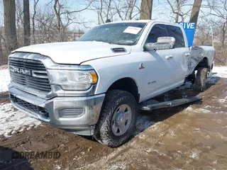 2019 Ram 2500 Big Horn with VIN 3C6UR5JL3KG537805, listed as a IAAI auction lot 41610861 with 207,343 mi miles. Bid and sale history available at carsss.com. Image 17.