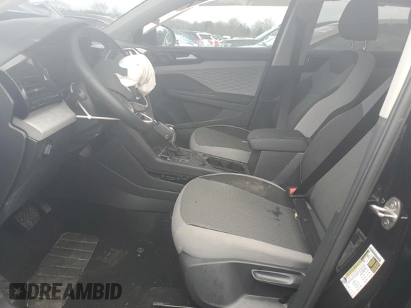 2024 Volkswagen Taos S z VIN 3VV5X7B20RM122992, wystawiony jako Copart lot #44346665 z przebiegiem 6 844 mil mil oraz Szkoda całkowita • Salvage title. Historia ofert i sprzedaży dostępna na DreamBid. Obrazek 7.