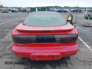 1994 Pontiac Firebird Formula z VIN 2G2FV22P2R2250731, wystawiony jako IAAI lot #42197238 z przebiegiem 97 175 mil mil oraz . Historia ofert i sprzedaży dostępna na DreamBid. Obrazek 12.