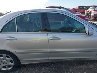 2005 Mercedes-Benz C 320 с VIN WDBRF64JX5F565631, выставлен на аукционе IAAI как лот 41416724 с пробегом 154 981 миль миль и . История ставок и продаж доступна на DreamBid. Изображение 14.