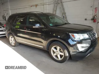2016 Ford Explorer XLT with VIN 1FM5K8D82GGC12622, listed as a IAAI auction lot 41989905 with 184,634 mi miles and . Bid and sale history available at carsss.com. Image 1.