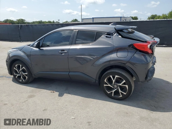 2022 Toyota C-HR XLE z VIN NMTKHMBX2NR140945, wystawiony jako Copart lot #58809375 z przebiegiem 56 161 mil mil oraz Nie do naprawy • Non repairable. Historia ofert i sprzedaży dostępna na DreamBid. Obrazek 2.