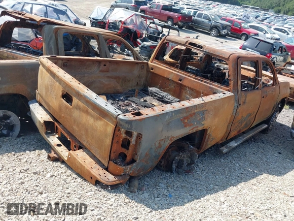 2018 GMC Sierra 2500HD Denali z VIN 1GT12UEG7JF169961, wystawiony jako IAAI lot #37206408 z przebiegiem Nie podano mil oraz . Historia ofert i sprzedaży dostępna na DreamBid. Obrazek 4.