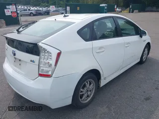 2010 Toyota Prius II z VIN JTDKN3DU8A1221432, wystawiony jako IAAI lot #42504410 z przebiegiem 280 773 mil mil oraz . Historia ofert i sprzedaży dostępna na DreamBid. Obrazek 4.