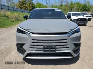 2024 Lexus TX 500h F Sport Premium z VIN 5TDABAB65RS001273, wystawiony jako Copart lot #56386815 z przebiegiem 9920 mil mil oraz Nie do naprawy. Historia ofert i sprzedaży dostępna na DreamBid. Obrazek 5.