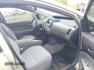 2004 Toyota Prius with VIN JTDKB20U940115946, listed as a IAAI auction lot 42202909 with 213,844 mi miles and . Bid and sale history available at DreamBid. Image 5.