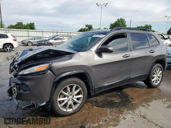 2018 Jeep Cherokee Latitude z VIN 1C4PJMCX3JD586604, wystawiony jako Copart lot #59128315 z przebiegiem 100 892 mil mil oraz Szkoda całkowita • Salvage title. Historia ofert i sprzedaży dostępna na DreamBid. Obrazek 1.