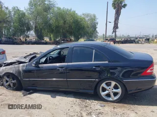 2005 Mercedes-Benz C 230 Kompressor z VIN WDBRF40J55F627804, wystawiony jako IAAI lot #42466121 z przebiegiem Nie podano mil oraz . Historia ofert i sprzedaży dostępna na DreamBid. Obrazek 14.