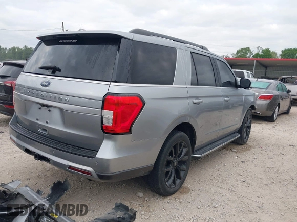 2022 Ford Expedition XLT with VIN 1FMJU1HT0NEA14953, listed as a IAAI auction lot 42053845 with 44,670 mi miles. Bid and sale history available at carsss.com. Image 4.