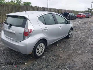 2014 Toyota Prius One z VIN JTDKDTB36E1063708, wystawiony jako IAAI lot #42267146 z przebiegiem 71 871 mil mil oraz . Historia ofert i sprzedaży dostępna na DreamBid. Obrazek 4.