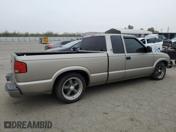 2001 GMC Sonoma SLS 1SG z VIN 1GTCS19W318154175, wystawiony jako Copart lot #79110724 z przebiegiem 135 746 mil mil oraz Szkody całkowita. Historia ofert i sprzedaży dostępna na DreamBid. Obrazek 3.