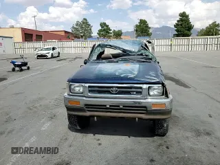 1992 Toyota Pickup DLX z VIN JT4VN13D0N5078994, wystawiony jako Copart lot #65777924 z przebiegiem 286 288 mil mil oraz Szkoda całkowita • Salvage title. Historia ofert i sprzedaży dostępna na DreamBid. Obrazek 10.