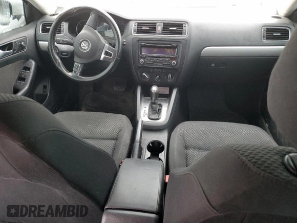 2014 Volkswagen Jetta Comfortline z VIN 3VWDL7AJ9EM398898, wystawiony jako Copart lot #86367554 z przebiegiem Nie podano mil oraz Czysty tytuł • Clean title. Historia ofert i sprzedaży dostępna na DreamBid. Obrazek 8.
