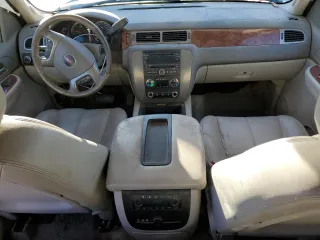 2008 GMC Yukon SLT 4SA z VIN 1GKFK13038R172640, wystawiony jako Copart lot #46718785 z przebiegiem 202 819 mil mil oraz Szkoda całkowita • Salvage title. Historia ofert i sprzedaży dostępna na DreamBid. Obrazek 8.
