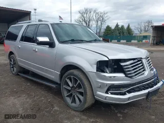 2016 Lincoln Navigator L Reserve with VIN 5LMJJ3LTXGEL06525, listed as a IAAI auction lot 41955537 with NaN miles. Bid and sale history available at carsss.com. Image 1.