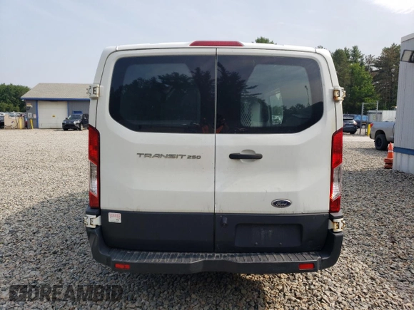 2017 Ford Transit z VIN 1FTYR1YM2HKB27046, wystawiony jako Copart lot #60039105 z przebiegiem 266 045 mil mil oraz Szkoda całkowita • Salvage title. Historia ofert i sprzedaży dostępna na DreamBid. Obrazek 6.