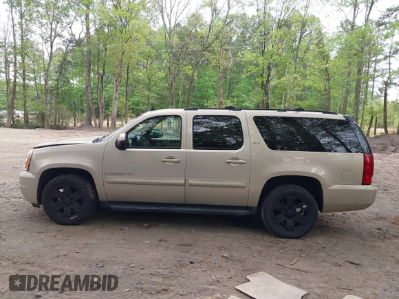 2008 GMC Yukon XL SLT 4SB with VIN 1GKFC16J28R107117, listed as a IAAI auction lot 42094539 with 197,311 mi miles and . Bid and sale history available at carsss.com. Image 14.