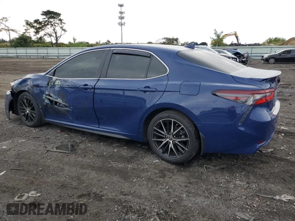 2023 Toyota Camry SE z VIN 4T1T11BK9PU076975, wystawiony jako Copart lot #69562413 z przebiegiem 17 735 mil mil oraz Nie do naprawy • Non repairable. Historia ofert i sprzedaży dostępna na DreamBid. Obrazek 2.