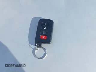 2017 Toyota RAV4 SE z VIN JTMNFREV9HJ706600, wystawiony jako IAAI lot #41109620 z przebiegiem 53 386 mil mil oraz . Historia ofert i sprzedaży dostępna na DreamBid. Obrazek 11.