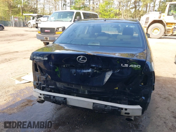 2004 Lexus LS 430 with VIN JTHBN36F740134774, listed as a IAAI auction lot 42023215 with 231,806 mi miles. Bid and sale history available at carsss.com. Image 6.