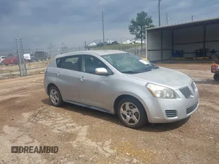 2010 Pontiac Vibe 1SA z VIN 5Y2SP6E85AZ401675, wystawiony jako IAAI lot #42456312 z przebiegiem 188 720 mil mil oraz . Historia ofert i sprzedaży dostępna na DreamBid. Obrazek 1.