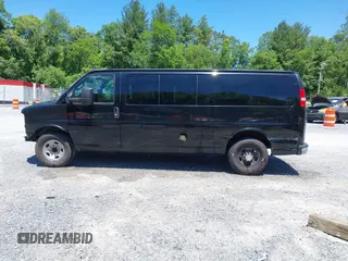 2018 Chevrolet Express Passenger LT with VIN 1GAZGPFG2J1320909, listed as a IAAI auction lot 42332001 with 89,732 mi miles and . Bid and sale history available at DreamBid. Image 15.