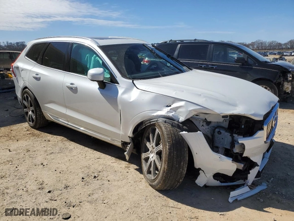 2021 Volvo XC60 Inscription with VIN YV4102RL0M1850611, listed as a Copart auction lot 46422825 with 38,078 mi miles and Salvage Title. Bid and sale history available at carsss.com. Image 4.