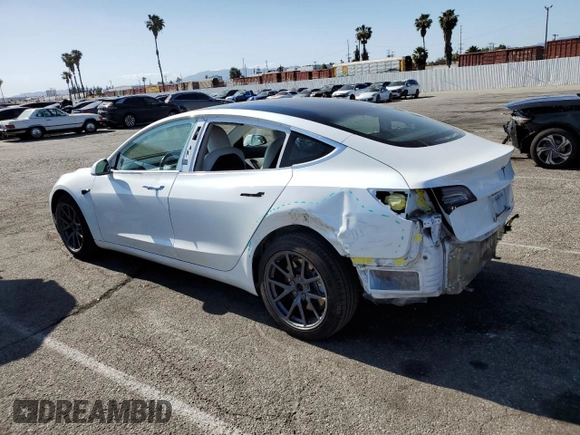 2018 Tesla Model 3 Long Range Battery z VIN 5YJ3E1EB7JF096808, wystawiony jako Copart lot #56592705 z przebiegiem 30 883 mil mil oraz Szkody całkowita. Historia ofert i sprzedaży dostępna na DreamBid. Obrazek 2.