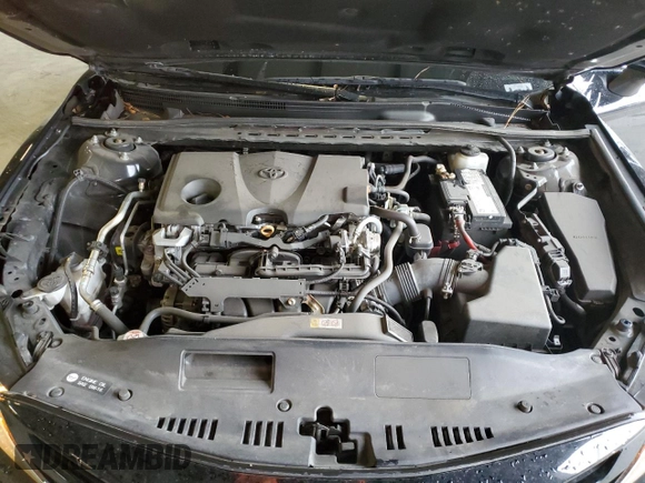 2022 Toyota Camry SE z VIN 4T1G11AK9NU057987, wystawiony jako Copart lot #56749015 z przebiegiem 85 171 mil mil oraz Czysty tytuł • Clean title. Historia ofert i sprzedaży dostępna na DreamBid. Obrazek 11.