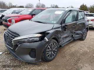 2021 Nissan Kicks SV with VIN 3N1CP5CV8ML471788, listed as a IAAI auction lot 41614088 with 118,369 mi miles. Bid and sale history available at carsss.com. Image 2.