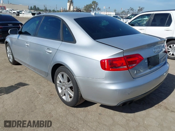 2011 Audi A4 Premium z VIN WAUAFAFL0BN039748, wystawiony jako IAAI lot #42323530 z przebiegiem 152 038 mil mil oraz . Historia ofert i sprzedaży dostępna na DreamBid. Obrazek 3.