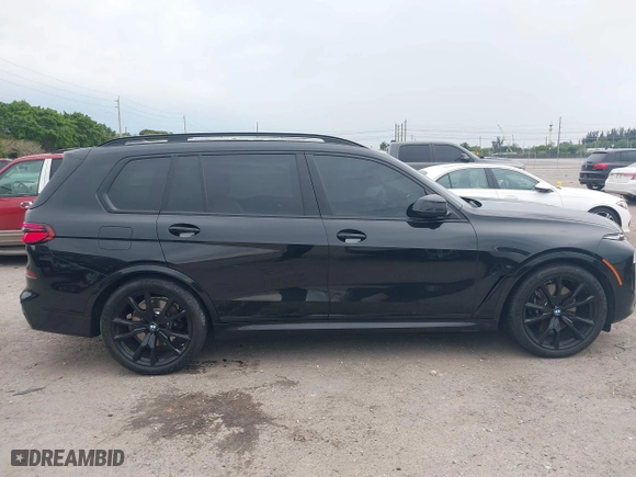 2024 BMW X7 xDrive40i with VIN 5UX23EM01R9V59412, listed as a IAAI auction lot 41890300 with 11,867 mi miles. Bid and sale history available at carsss.com. Image 13.