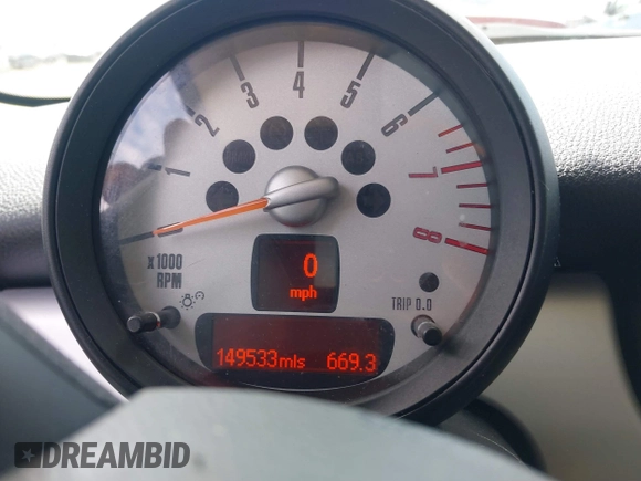 2011 MINI Hardtop with VIN WMWSU3C58BT184415, listed as a IAAI auction lot 41891353 with 149,533 mi miles and . Bid and sale history available at DreamBid. Image 16.