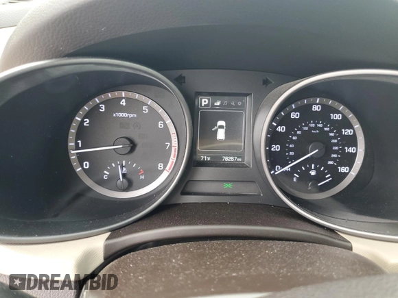 2018 Hyundai Santa Fe 2.4L z VIN 5NMZU3LB6JH104469, wystawiony jako Copart lot #57587495 z przebiegiem 78 267 mil mil oraz Szkoda całkowita • Salvage title. Historia ofert i sprzedaży dostępna na DreamBid. Obrazek 9.