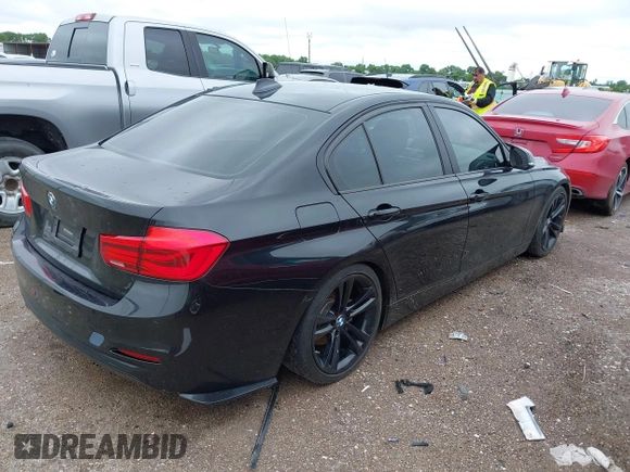 2018 BMW 3 Series 320i z VIN WBA8E1G53JNU91774, wystawiony jako IAAI lot #42189798 z przebiegiem 147 043 mil mil oraz . Historia ofert i sprzedaży dostępna na DreamBid. Obrazek 4.