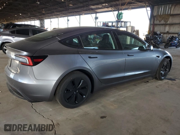 2025 Tesla Model 3 Long Range z VIN 5YJ3E1EB8SF922812, wystawiony jako Copart lot #48794645 z przebiegiem 1 731 mil mil oraz Szkoda całkowita • Salvage title. Historia ofert i sprzedaży dostępna na DreamBid. Obrazek 3.