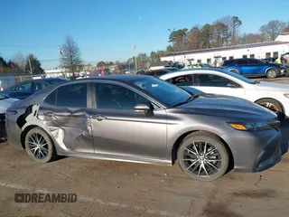 2022 Toyota Camry SE with VIN 4T1G11AK7NU066042, listed as a IAAI auction lot 41315179 with 31,288 mi miles. Bid and sale history available at carsss.com. Image 13.